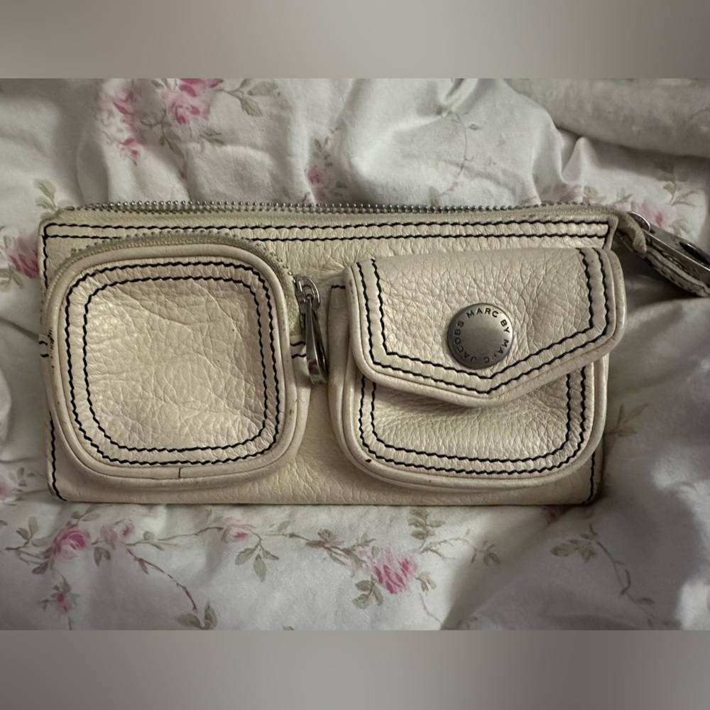 Marc Jacob's leather wristlet wallet